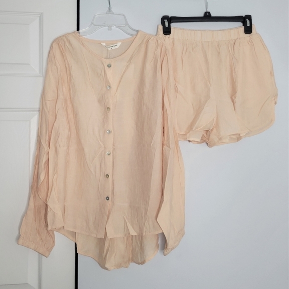 SOLD -NWT Commense 2-Piece Apricot Textured Long-Sleeve Button-Down Top & Shorts - Picture 4 of 10